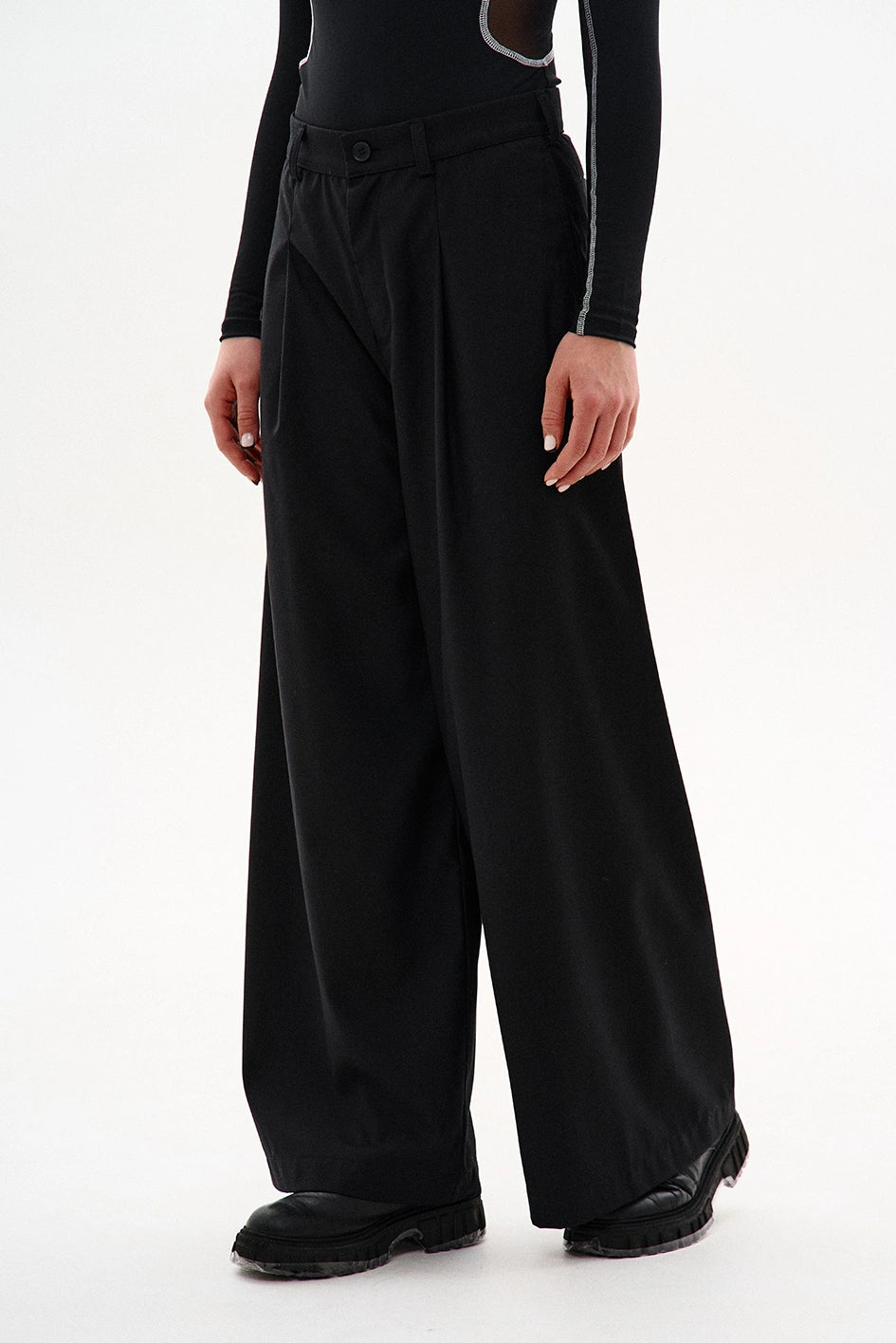Wide lightweight trousers “Sora”