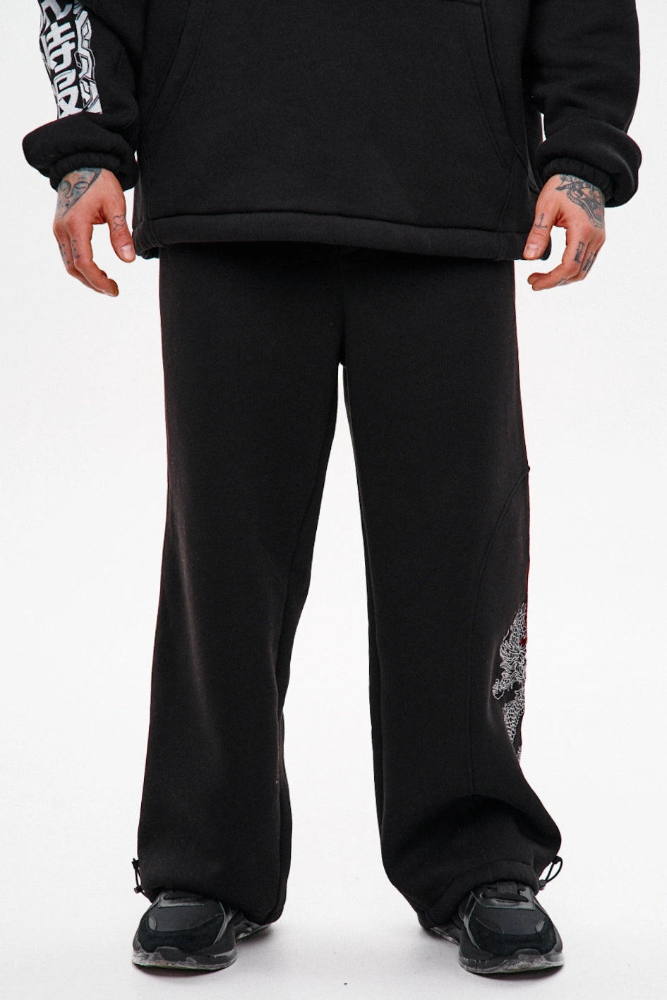Wide sweatpants with embroidery “Ryuu”