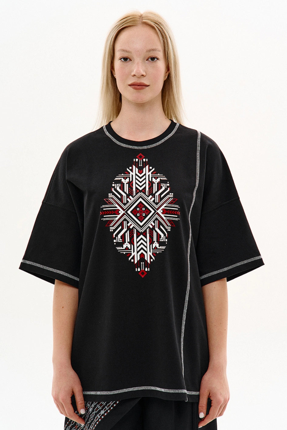 Asymmetrical single jersey T-shirt with prints “Crossline”