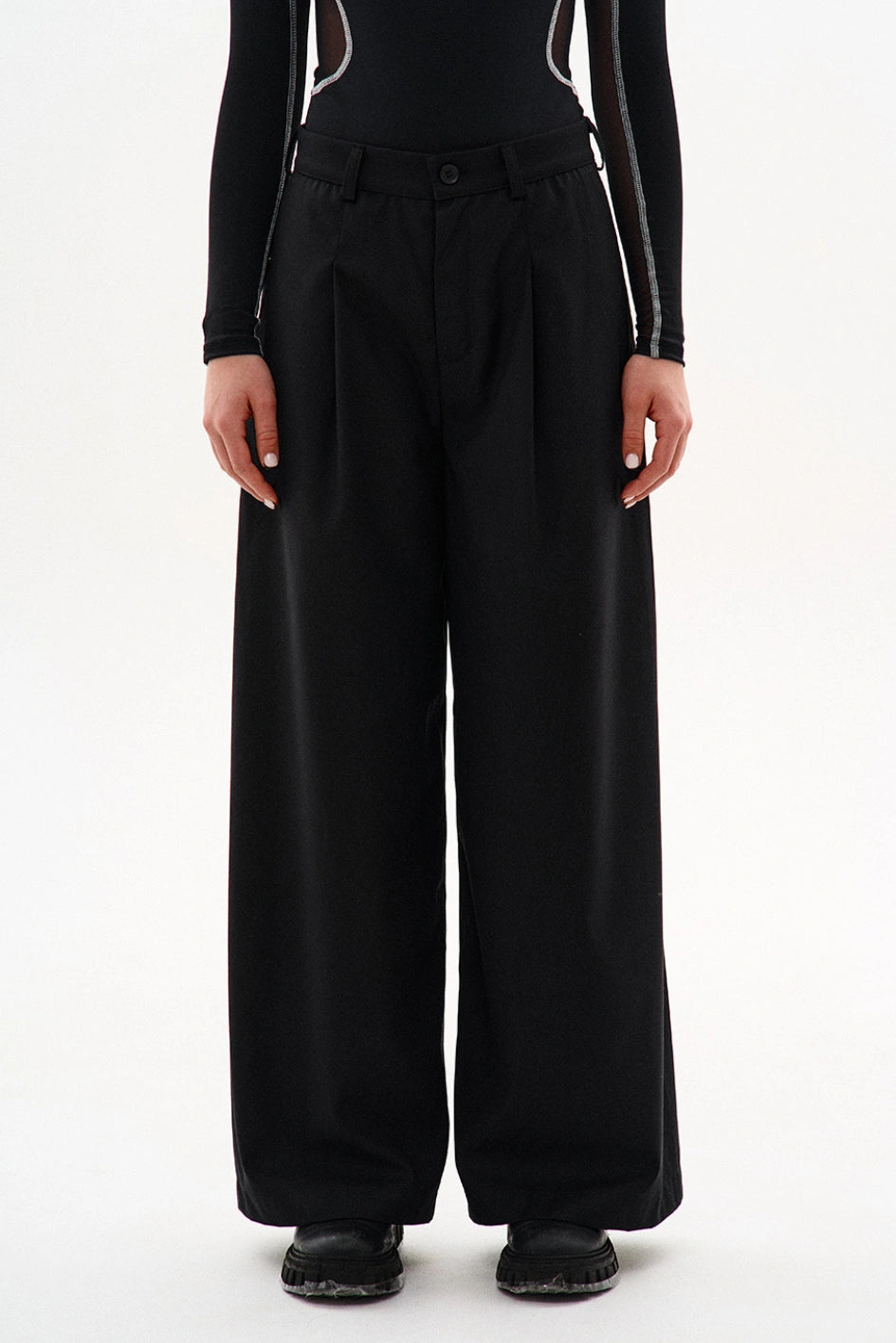 Wide lightweight trousers “Sora”