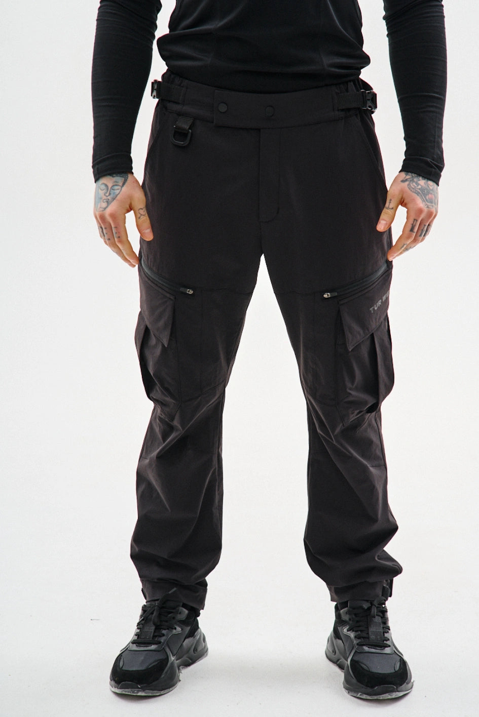 Straight-cut nylon cargo pants “Dairu 2.0”