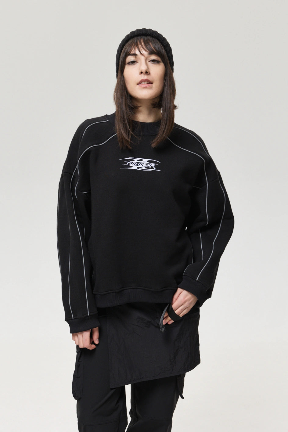 Oversized sweatshirt with reflective piping “Tessara”