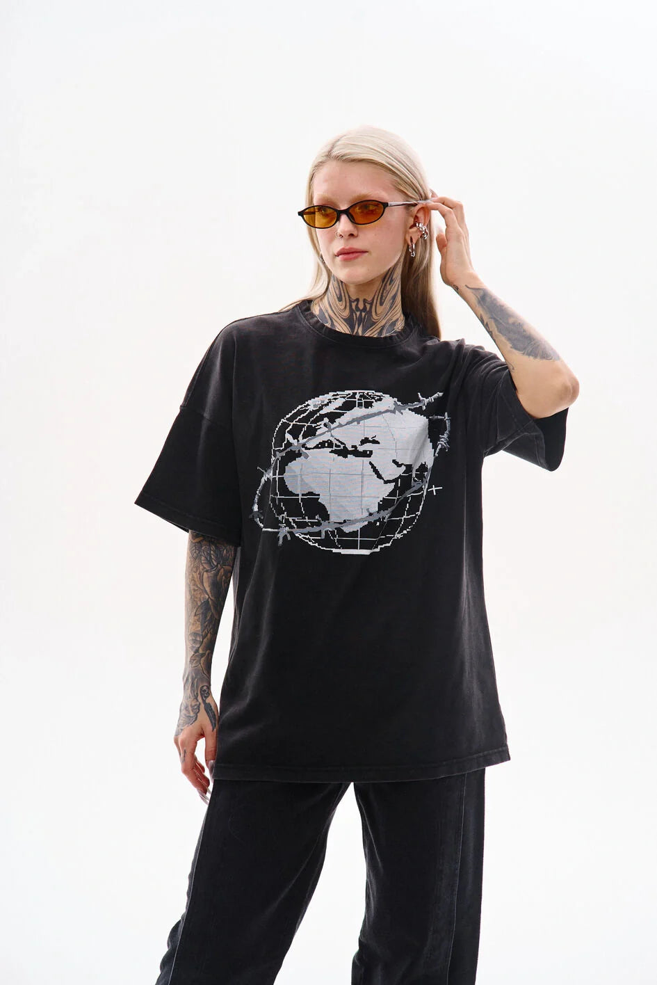 Oversized T-shirt with a washed effect "Networkr"